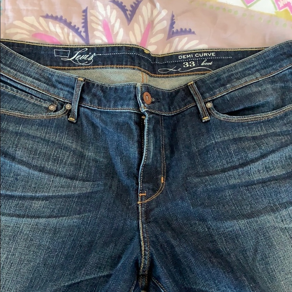 Levi’s Demi Curve Jeans size 33 - never worn